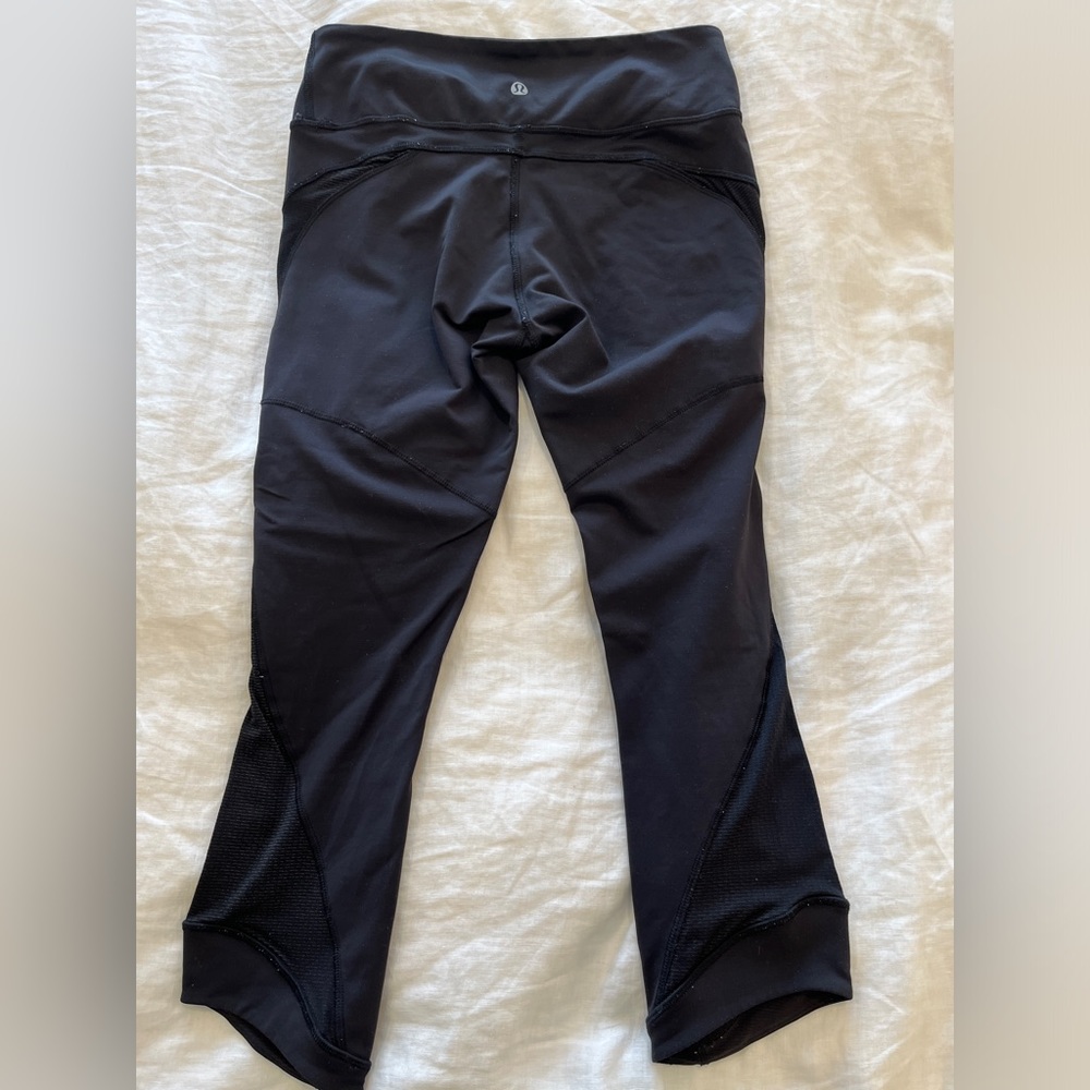 Lululemon crop leggings size 6- great condition
